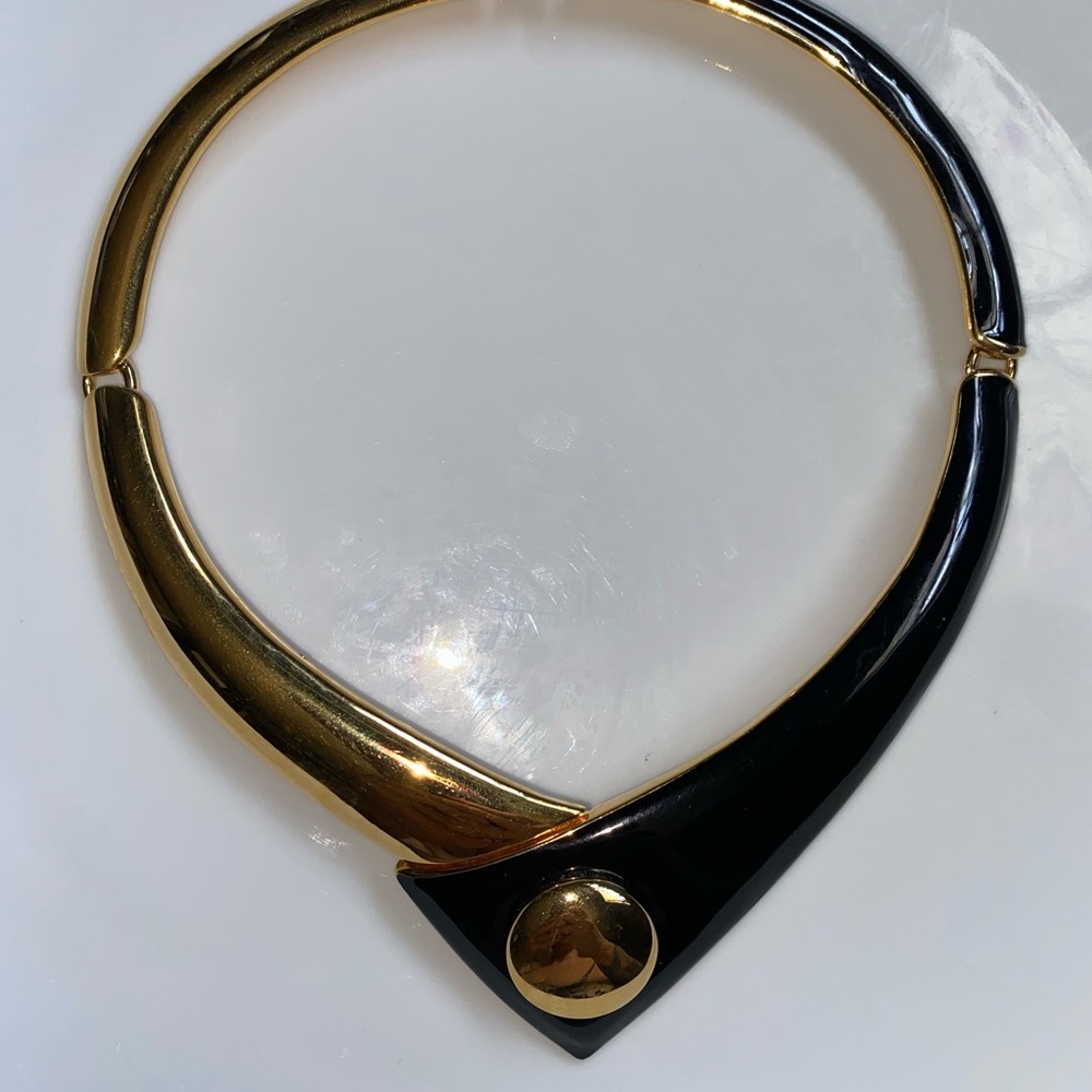 Vintage Monet 16” V choker necklace black and goldtone metal